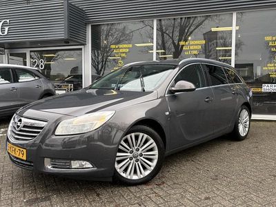 Occasion Opel Insignia Design Edition 140 PK (102 kW) 2013 Grijs (metallic) Stationwagen