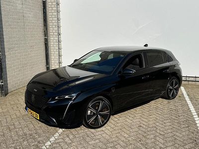 Zwart Occasion 2023 Peugeot 308 Premium Hatchback | € 29.900 (Eerlijke prijs)