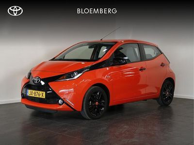 Oranje Occasion 2015 Toyota Aygo X-cite Hatchback | € 9.900 (Duur)