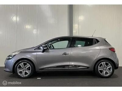 Grijs Gebruikt 2016 Renault Clio IV Night&Day Hatchback | € 6.945 (Eerlijke prijs)