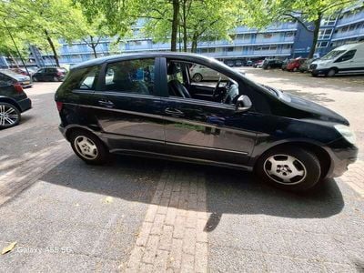 Mercedes B180