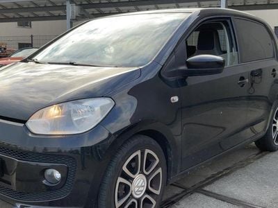 Zwart Occasion 2013 VW up! high up! Hatchback | € 6.950 (Eerlijke prijs)