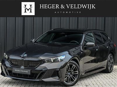 Grijs (metallic) Gebruikt 2025 BMW 530e Shadowline Stationwagen | € 73.850 (Duur)