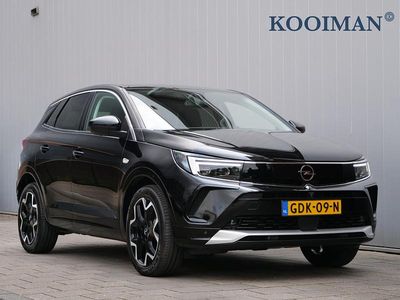 Zwart Occasion 2023 Opel Grandland X Ultimate SUV | € 25.950 (Eerlijke prijs)