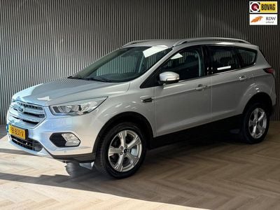Grijs Gebruikt 2017 Ford Kuga Titanium SUV | € 13.999 (Goede deal)