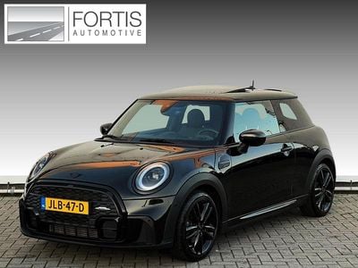 Zwart Gebruikt 2022 Mini John Cooper Works Hatchback | € 30.895 (Eerlijke prijs)