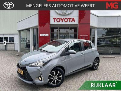 Grijs Occasion 2018 Toyota Yaris Hybrid Design Hatchback | € 16.400 (Eerlijke prijs)