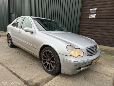 Mercedes C200