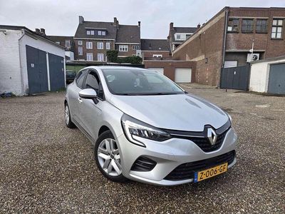 Grijs Gebruikt 2021 Renault Clio V SE Hatchback | € 9.999 (Eerlijke prijs)
