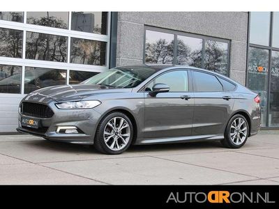 Grijs (metallic) Occasion 2017 Ford Mondeo ST-Line Hatchback | € 13.995 (Eerlijke prijs)