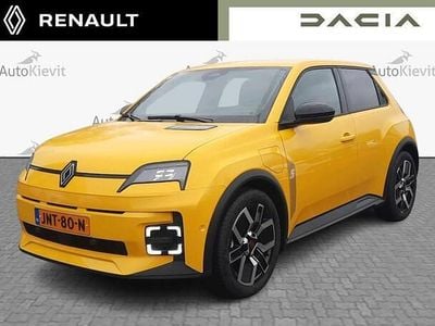 Geel (metallic) Nieuw 2025 Renault R5 Komfort Hatchback | € 32.450 (Goede deal)