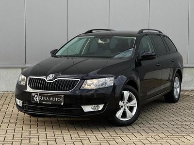 Zwart (metallic) Gebruikt 2014 Skoda Octavia Ambition Stationwagen | € 9.999 (Eerlijke prijs)