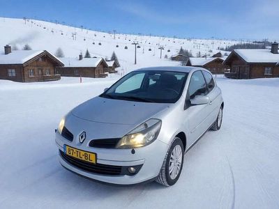 Zilver Gebruikt 2006 Renault Clio II Initiale | € 1.850 (Goede deal)