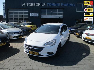 Wit, metallic lak Gebruikt 2016 Opel Corsa Business Hatchback | € 6.440 (Eerlijke prijs)