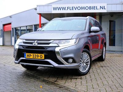Grijs Occasion 2015 Mitsubishi Outlander P-HEV Edition SUV | € 14.750 (Eerlijke prijs)