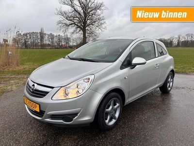 tweedehands Opel Corsa 1.0 / BERLIN EDITION / LM VELGEN