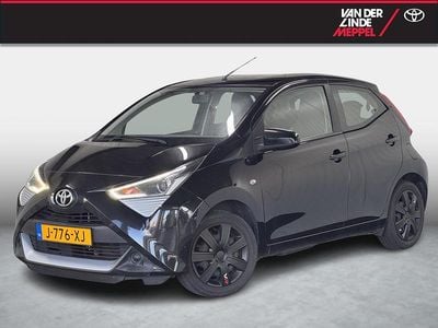 Zwart Occasion 2020 Toyota Aygo X-play Hatchback | € 10.950 (Eerlijke prijs)