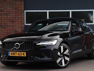 Zwart (metallic) Gebruikt 2024 Volvo S60 Ultimate Sedan | € 40.950 (Eerlijke prijs)