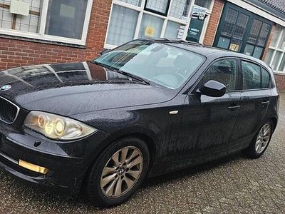 Zwart Occasion 2011 BMW 118 Hatchback | € 3.950 (Eerlijke prijs)