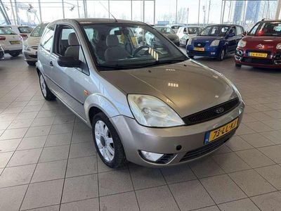 Grijs Gebruikt 2003 Ford Fiesta Ghia Hatchback | € 640 (Goede deal)