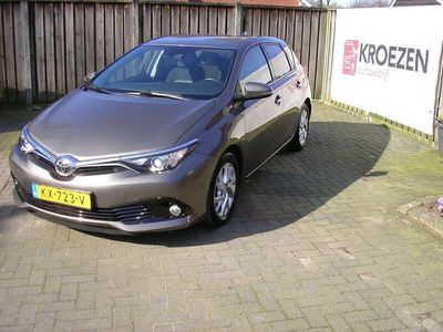 tweedehands Toyota Auris 1.2T Dynamic NAVI KEYLESS 1300KG TREKGEWICHT