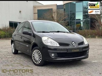 Occasion Renault Clio II 75 PK (55 kW) 2008 Zwart Hatchback