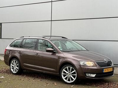 Bruin Gebruikt 2014 Skoda Octavia Business Line Stationwagen | € 4.950 (Eerlijke prijs)