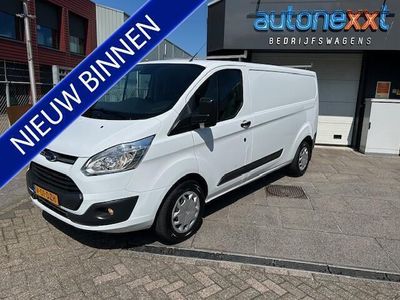 tweedehands Ford Transit Custom 340 2.0 TDCI L2H1 Ambiente AIRCO I MULTIMEDIA I 3-ZITS I TREKHAAK I IMPERIAAL I PDC I COMPLETE ONDERHOUDSHISTORIE I 1e EIGENAAR LAADRUIMTE FOTO'S VOLGEN, WAGEN NOG BIJ POETSER