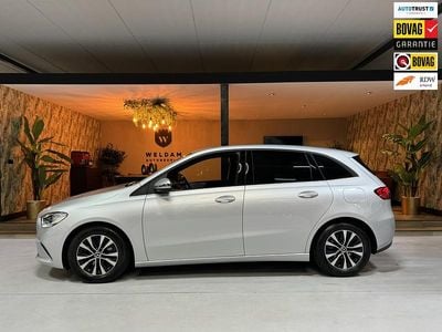 Grijs Gebruikt 2020 Mercedes B180 Business MPV | € 23.985 (Goede deal)
