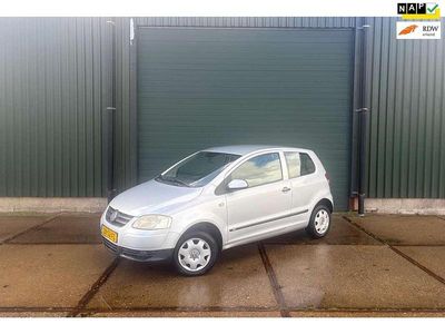 Occasion VW Fox Trendline 54 PK (39 kW) 2006 Grijs Hatchback
