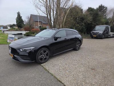Zwart Gebruikt 2021 Mercedes CLA250 Shooting Brake Premium Plus Stationwagen | € 26.950 (Goede deal)