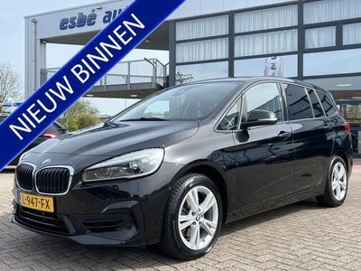 tweedehands BMW 218 2-SERIE GRAN TOURER i Automaat Executive Navigatie Trekhaak Camera Led Koplampen 17 Inch Velgen Stoelverwarming Parkeersensoren V+A Hoge Zit