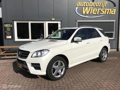 Wit Occasion 2015 Mercedes ML400 SUV | € 29.699