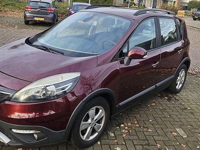 Bruin Gebruikt 2013 Renault Scénic Bose Edition MPV | € 3.900