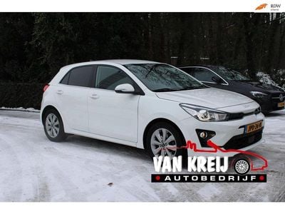 Wit Gebruikt 2022 Kia Rio Hatchback | € 15.250 (Super prijs)