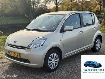 Grijs Occasion 2006 Daihatsu Sirion Hatchback | € 2.999 (Eerlijke prijs)