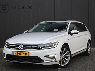 Wit Occasion 2015 VW Passat Highline Stationwagen | € 14.445 (Eerlijke prijs)