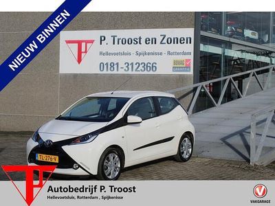 Wit Occasion 2017 Toyota Aygo X-play Hatchback | € 12.900 (Eerlijke prijs)