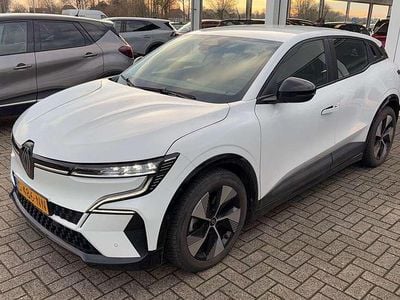Wit Occasion 2023 Renault Megane E-Tech Evolution Hatchback | € 25.945 (Goede deal)