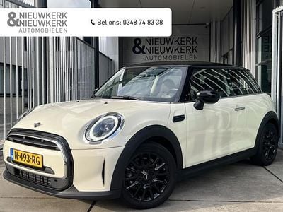 Wit Gebruikt 2022 Mini Cooper Classic Hatchback | € 24.499 (Eerlijke prijs)