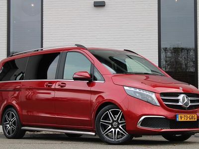 Rood Occasion 2023 Mercedes V250 MPV | € 52.950