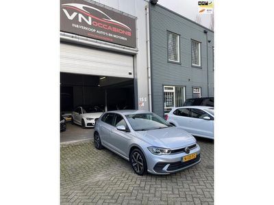 Grijs Occasion 2021 VW Polo Life Hatchback | € 12.950 (Iets duurder)