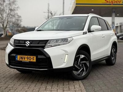 Wit Occasion 2025 Suzuki Vitara Style Hatchback | € 28.900 (Eerlijke prijs)