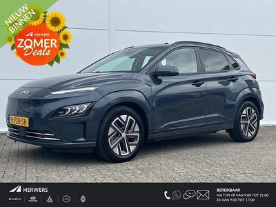 Dark teal metallic (donker blauw) Gebruikt 2021 Hyundai Kona GO! SUV | € 19.935 (Eerlijke prijs)