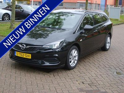 Zwart Occasion 2021 Opel Astra Business Elegance Stationwagen | € 17.950 (Iets duurder)