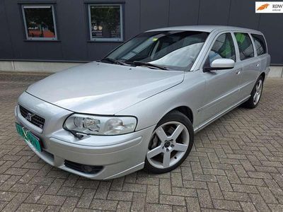Zilver, metallic lak Occasion 2004 Volvo V70 Stationwagen | € 15.650