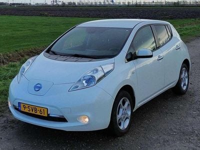 Wit Gebruikt 2013 Nissan Leaf Base Hatchback | € 4.400 (Eerlijke prijs)