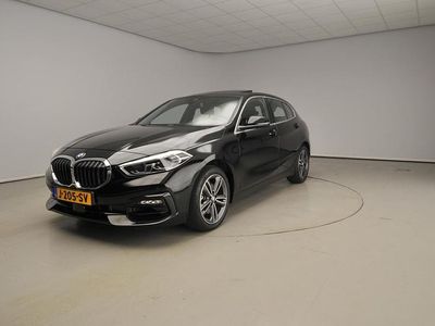 Zwart Occasion 2020 BMW 118 Comfort Edition Hatchback | € 23.900 (Eerlijke prijs)