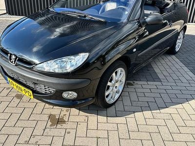 Zwart Gebruikt 2001 Peugeot 206 CC Cabriolet | € 490