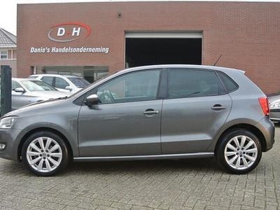 Grijs Gebruikt 2010 VW Polo Highline Hatchback | € 3.599 (Goede deal)
